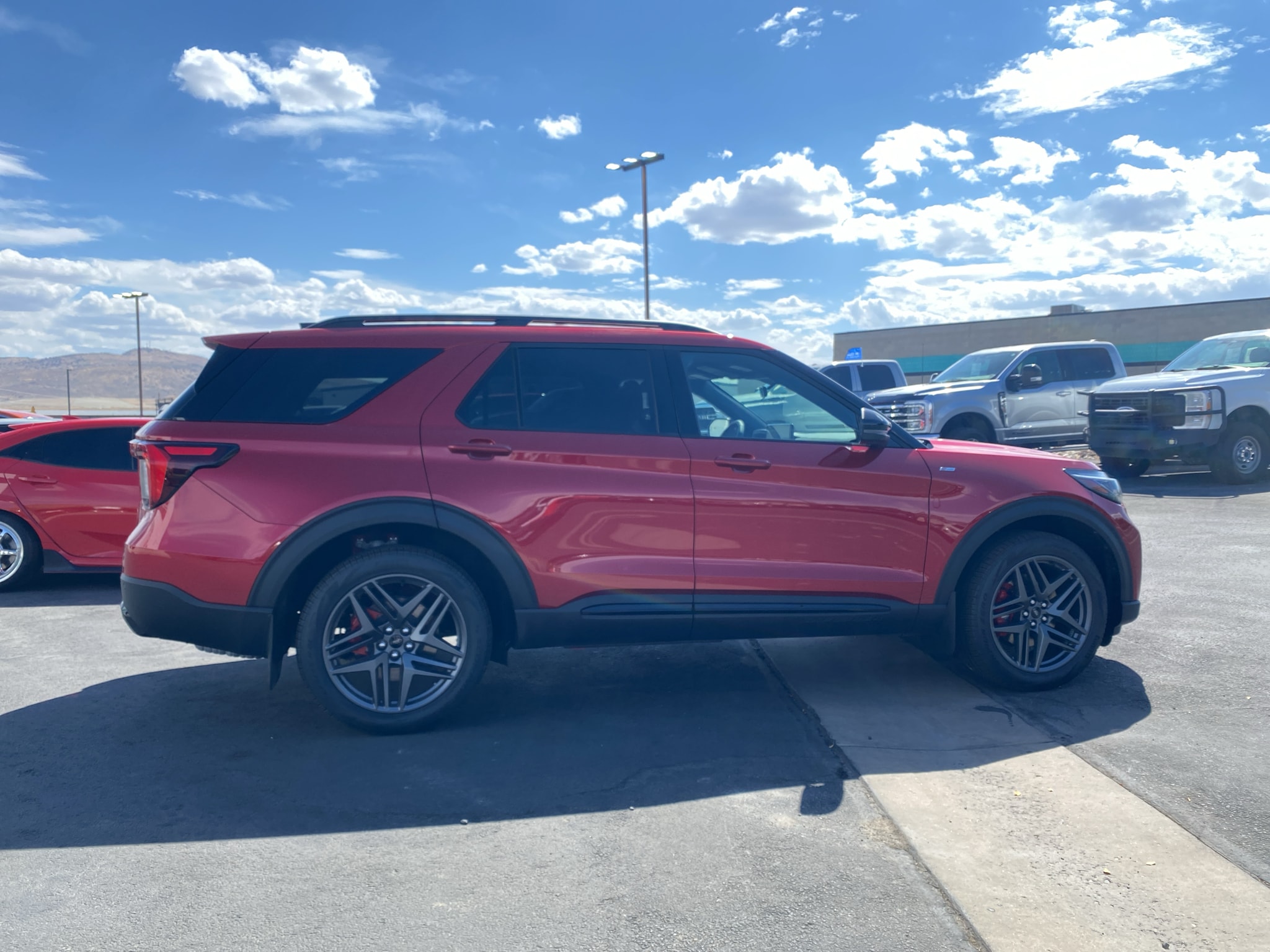 2026 Ford Explorer ST-Line - Photo 19