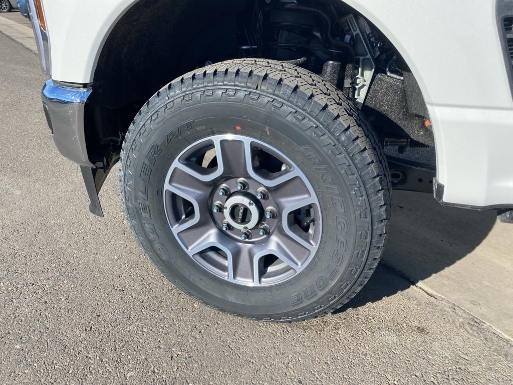 2026 Ford F-350 Super Duty Lariat - Photo 2