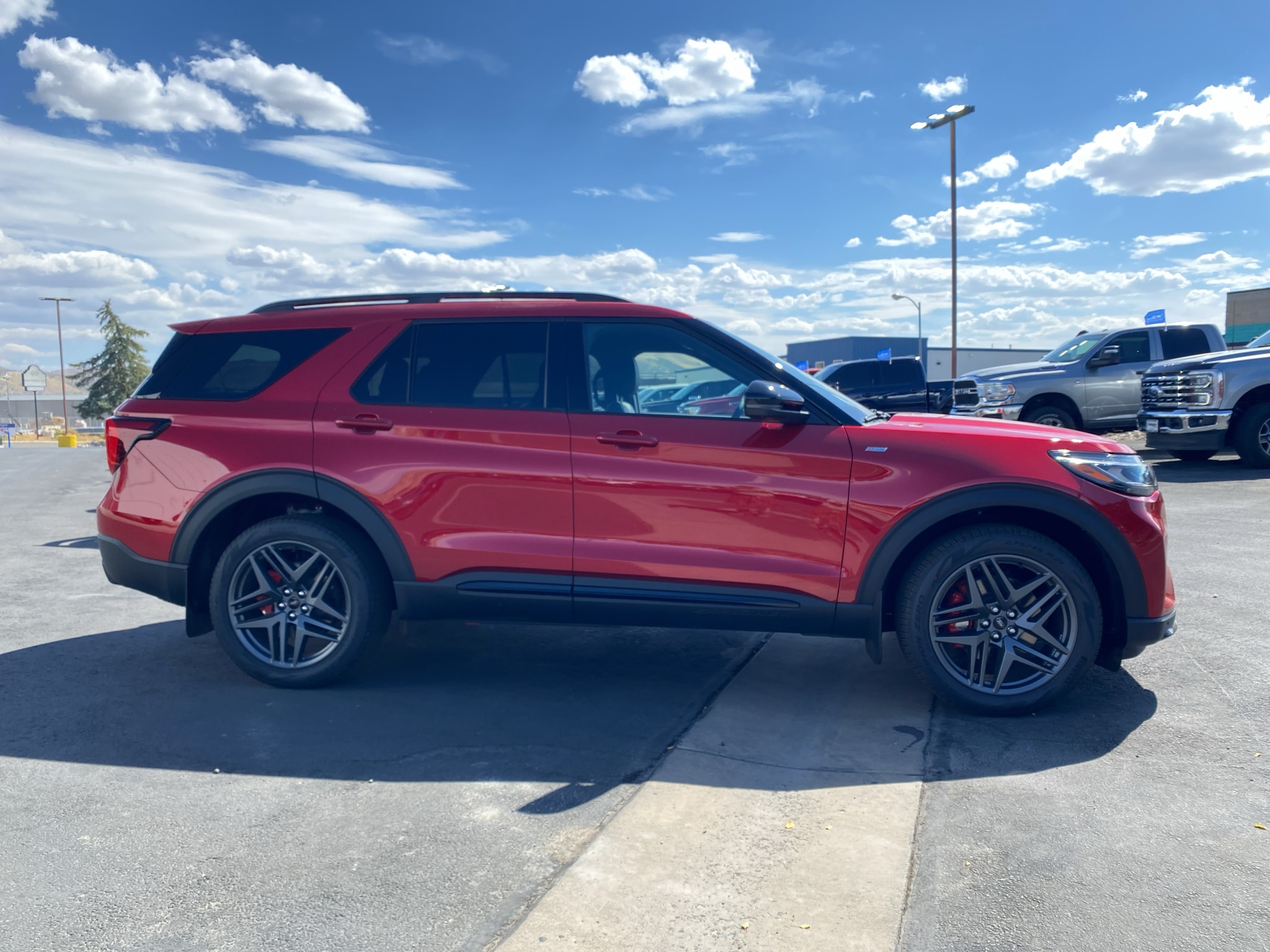 2026 Ford Explorer ST-Line - Photo 18