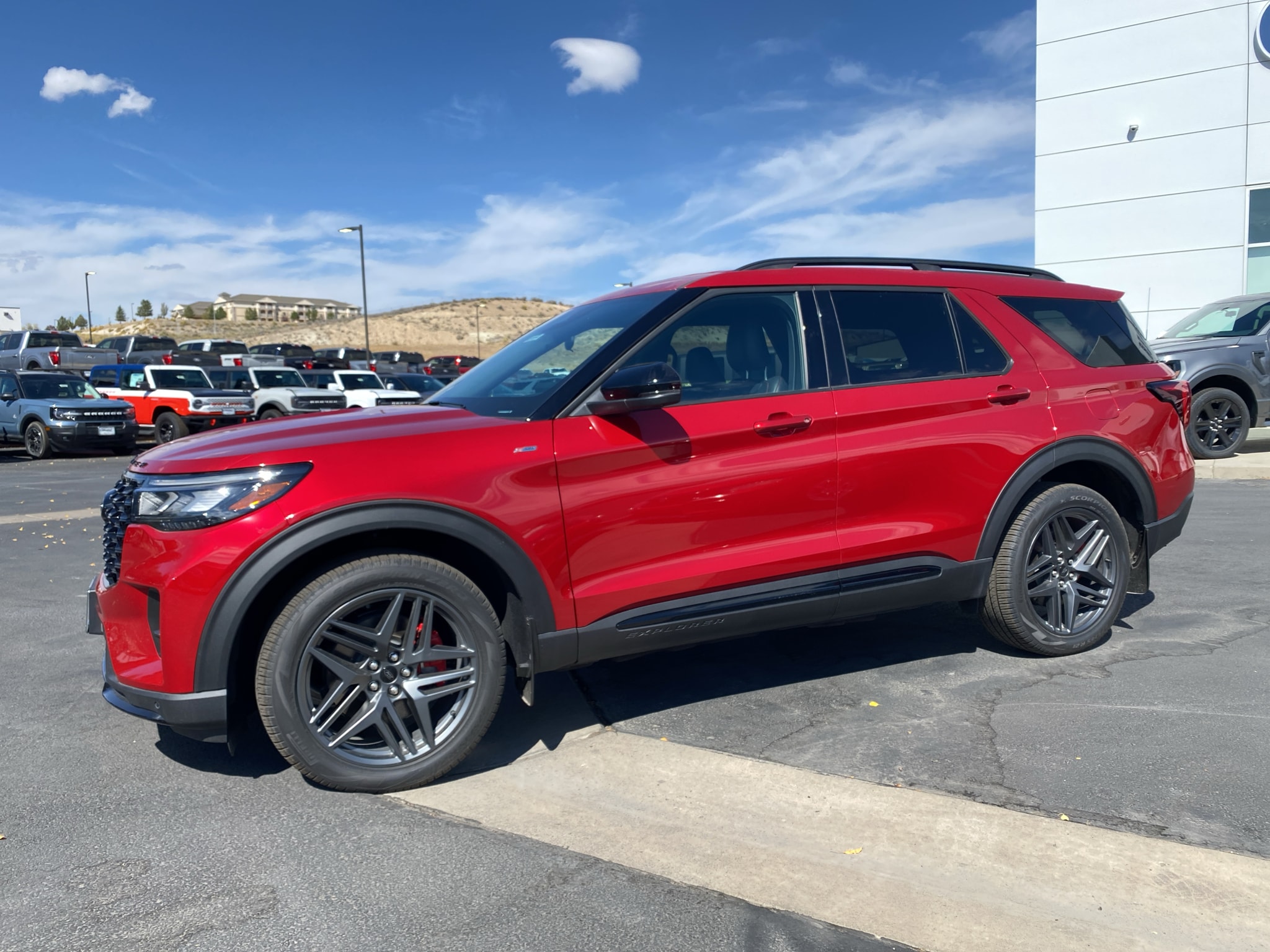 2026 Ford Explorer ST-Line - Photo 24