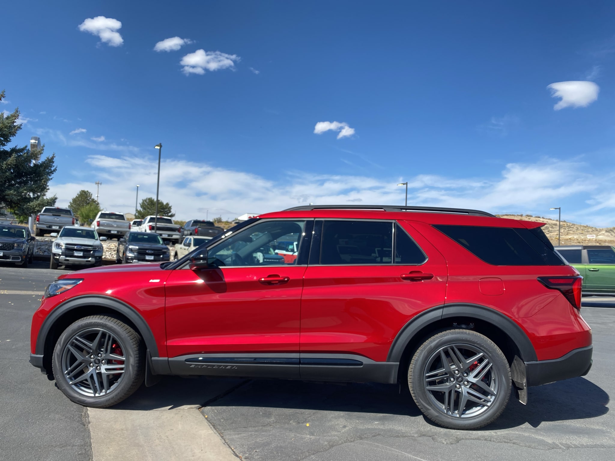 2026 Ford Explorer ST-Line - Photo 23