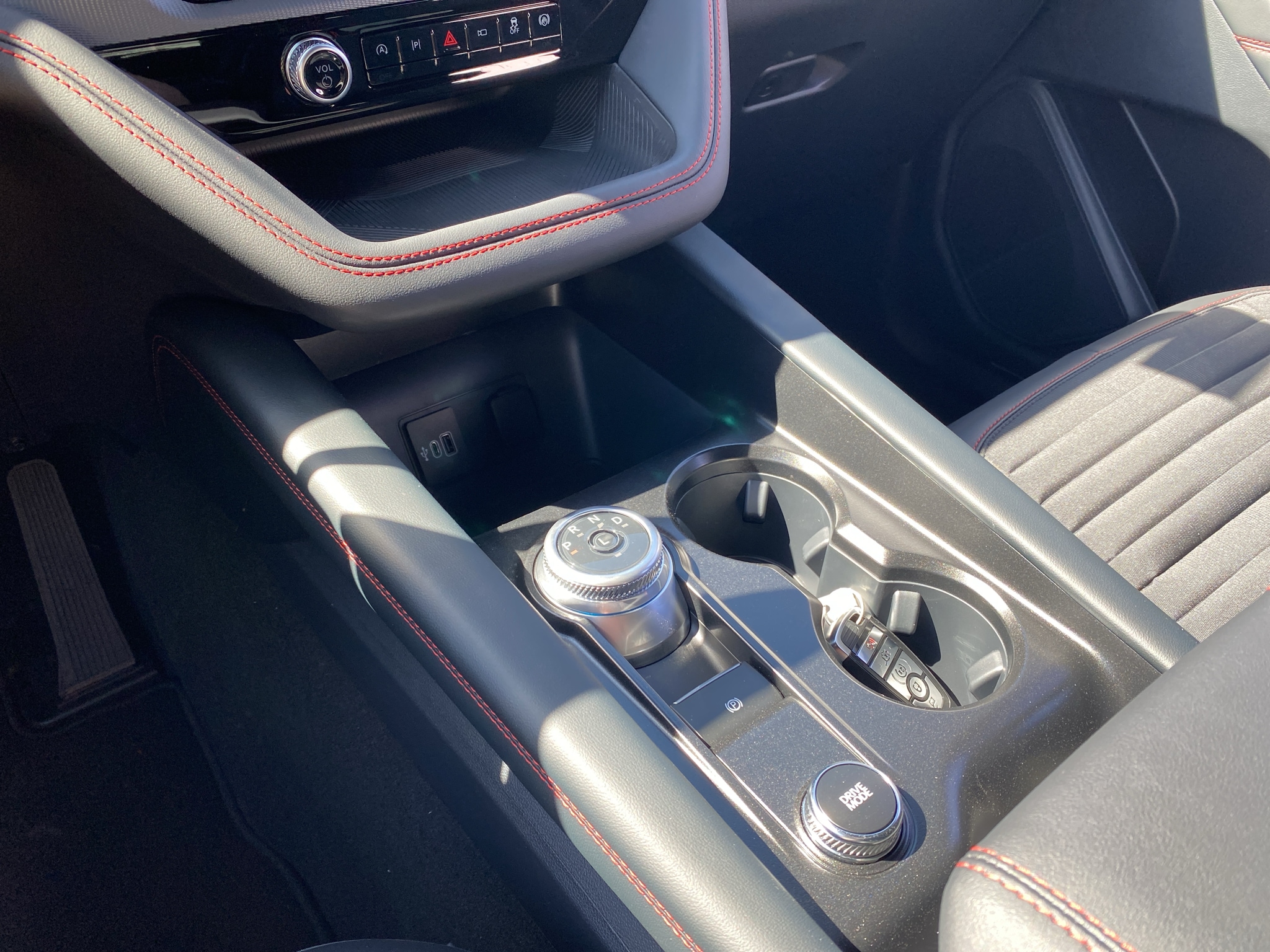 2026 Ford Explorer ST-Line - Photo 11