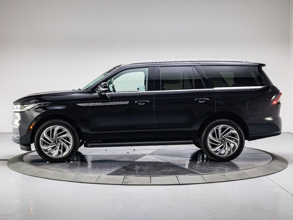 New 2027 Lincoln Navigator Premiere Sport Utility