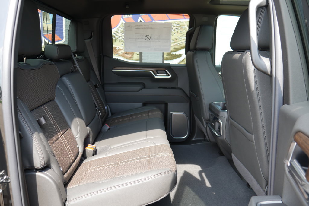 2026 Chevrolet Silverado 1500 High Country - Photo 15