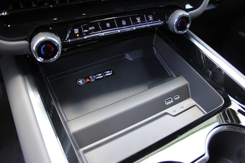 2026 Chevrolet Tahoe Premier - Photo 26