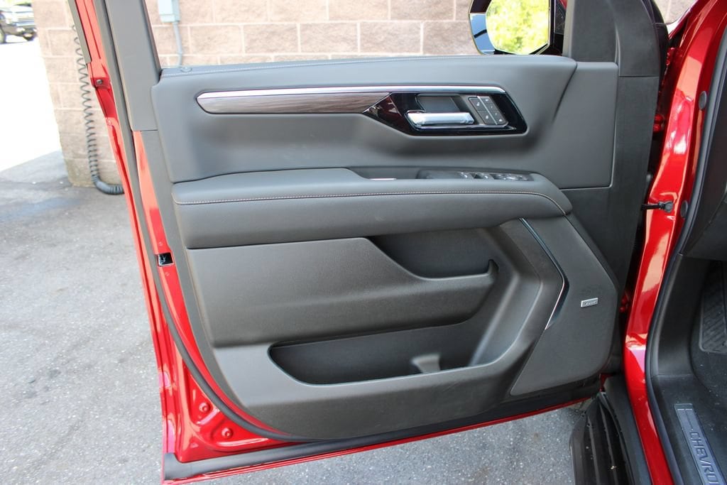 2026 Chevrolet Tahoe Premier - Photo 11