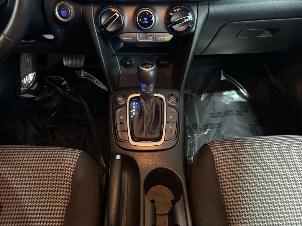 2020 Hyundai Kona SEL - Photo 16