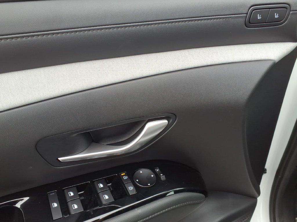 2025 Hyundai Santa Cruz Limited - Photo 15