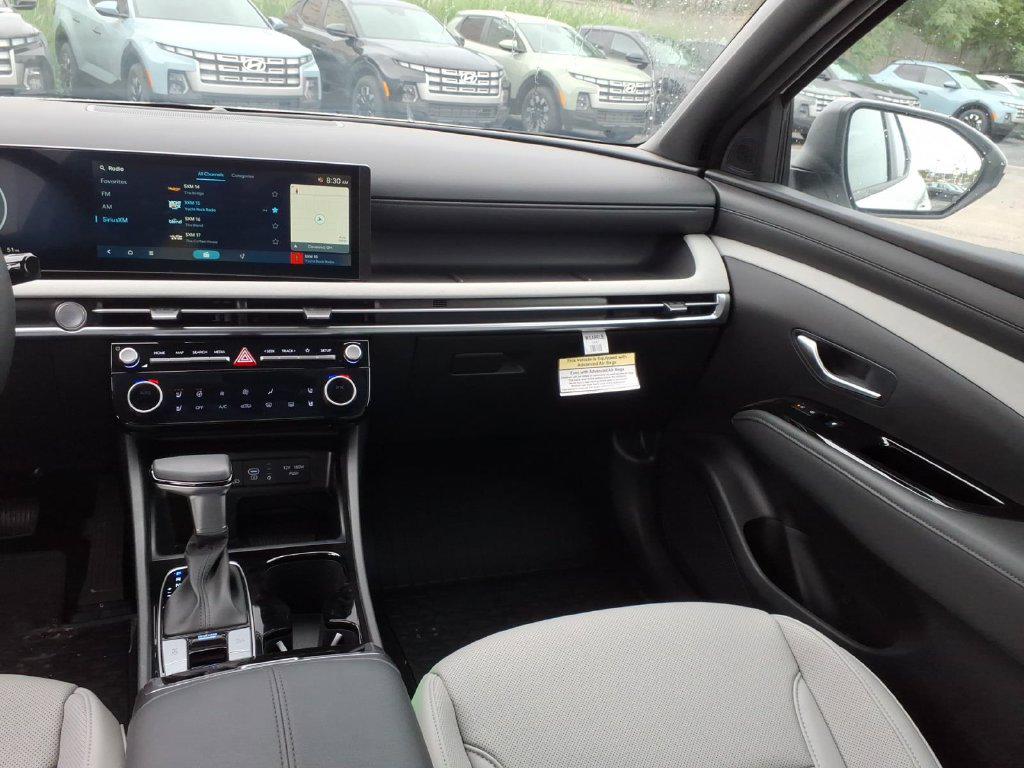 2025 Hyundai Santa Cruz Limited - Photo 13