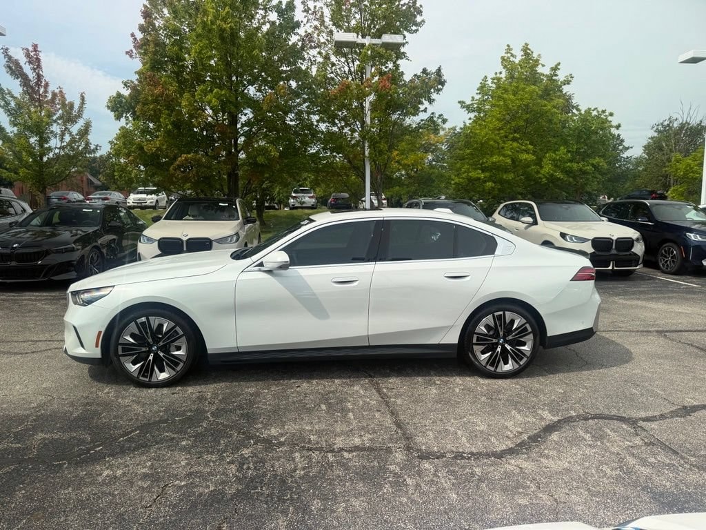 Used 2024 BMW 530i xDrive Sedan