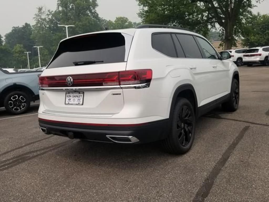 New 2026 Volkswagen Atlas SE w/Technology SUV