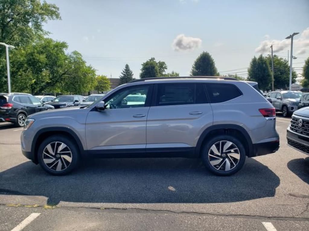New 2026 Volkswagen Atlas SE w/Technology SUV