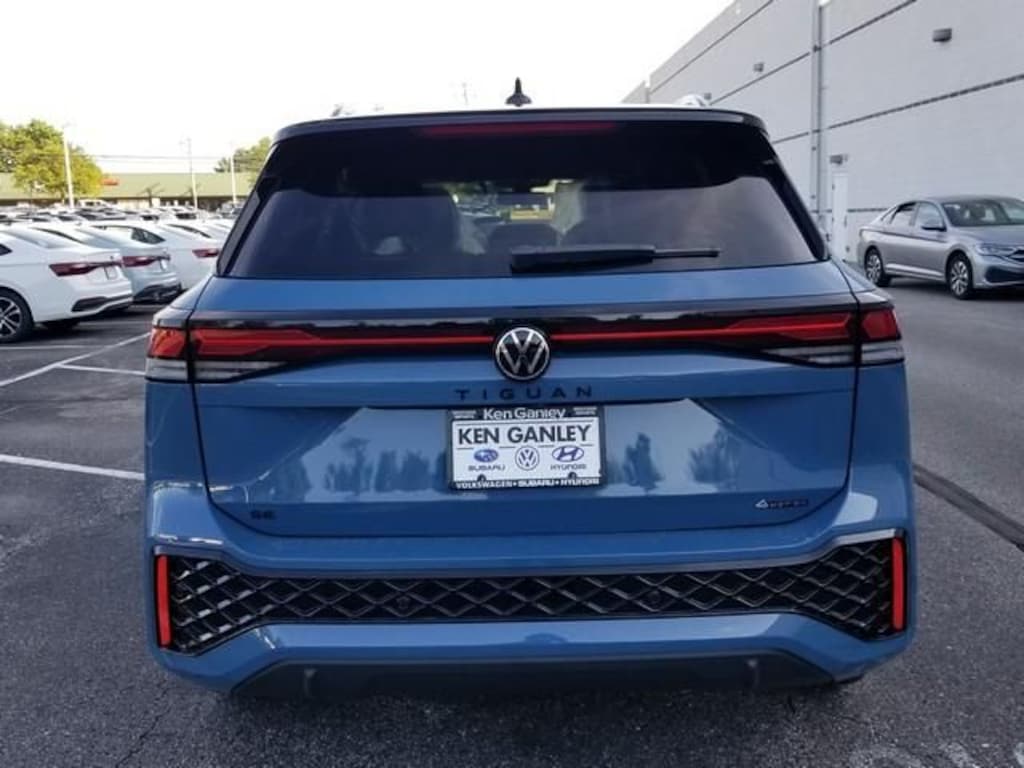 New 2026 Volkswagen Tiguan SE R-Line Black SUV