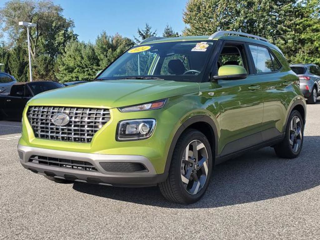 Used 2024 Hyundai Venue SEL SUV