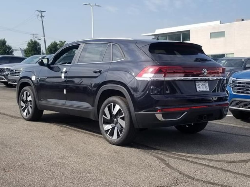 New 2026 Volkswagen Atlas Cross Sport SE w/Technology SUV