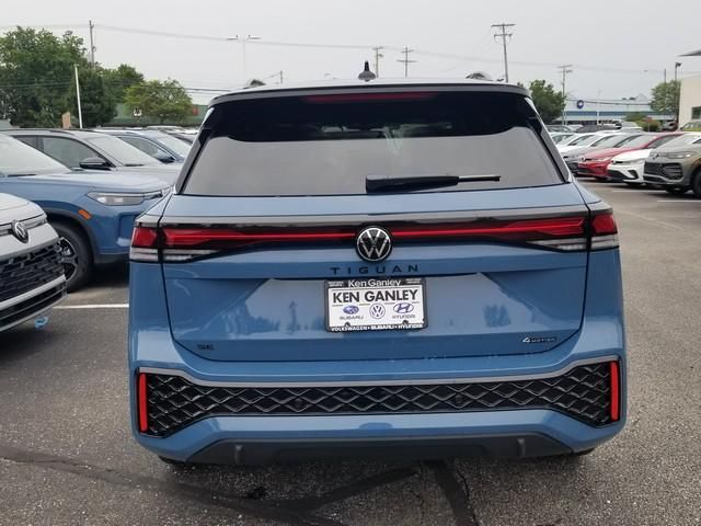 New 2026 Volkswagen Tiguan SE R-Line Black SUV