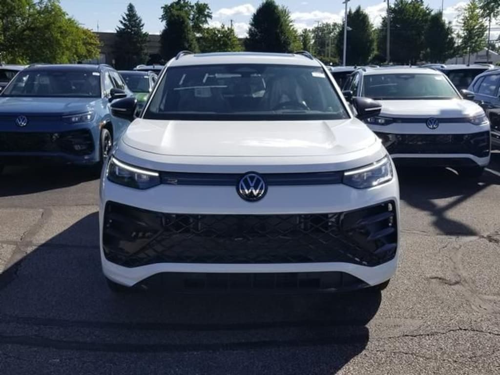 New 2026 Volkswagen Tiguan SE R-Line Black SUV