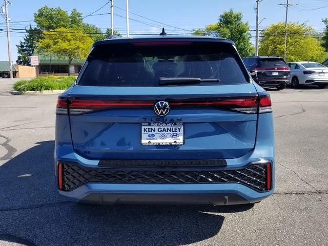New 2026 Volkswagen Tiguan SE R-Line Black SUV