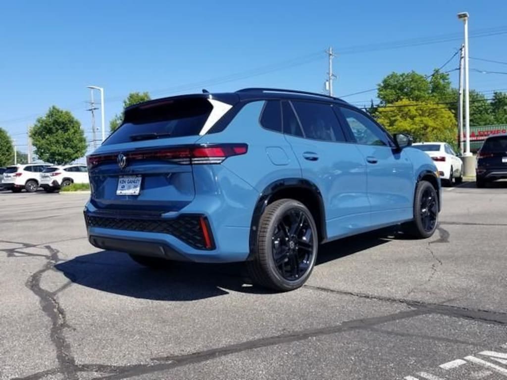 New 2026 Volkswagen Tiguan SE R-Line Black SUV