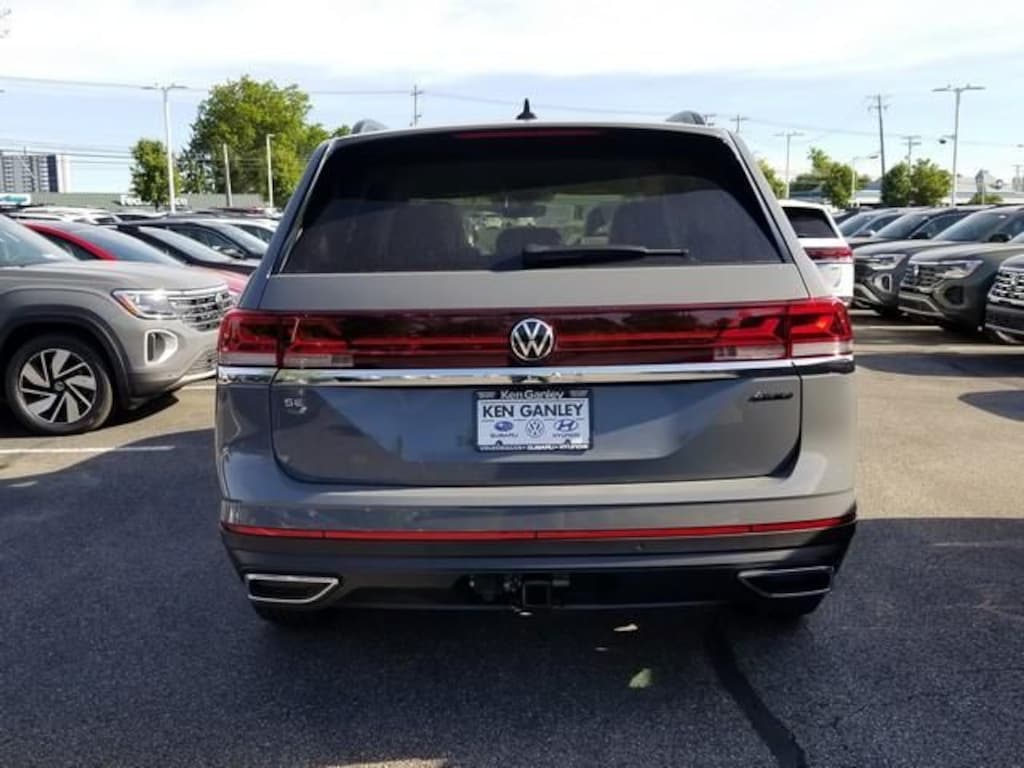 New 2026 Volkswagen Atlas SE w/Technology SUV