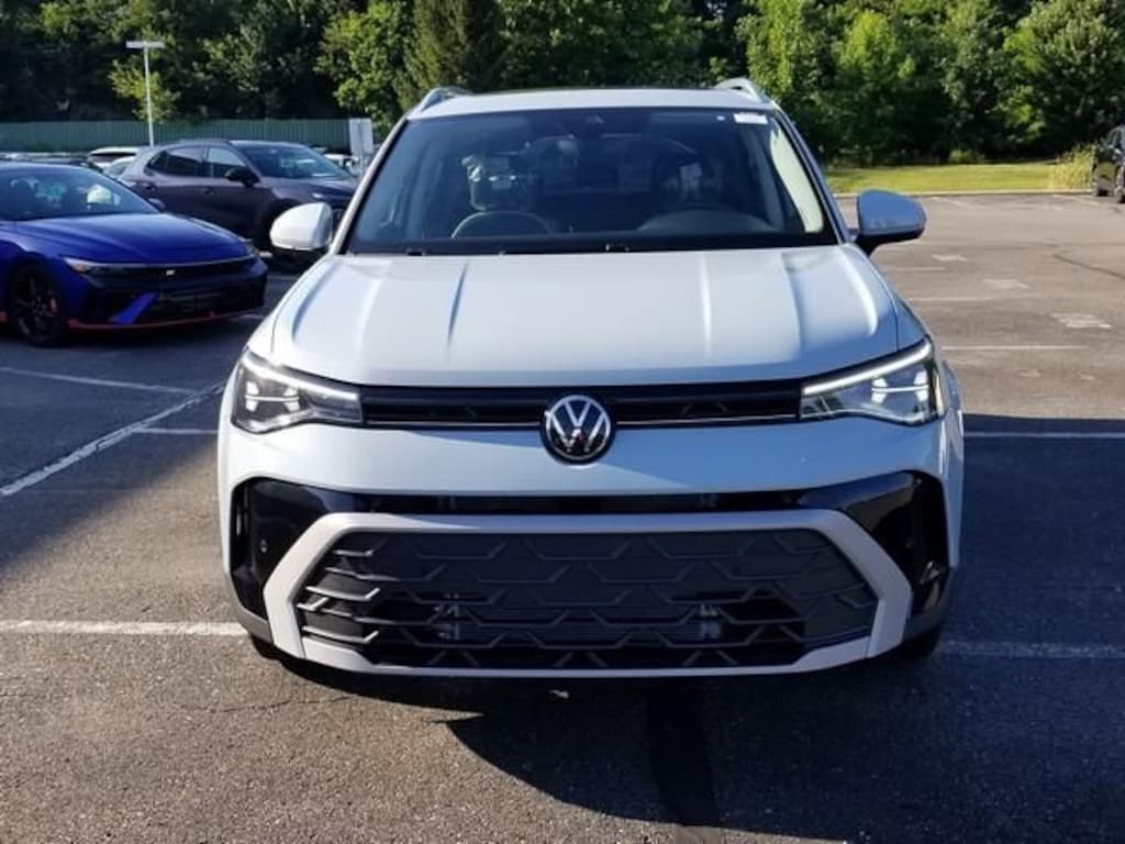 New 2026 Volkswagen Taos 1.5T SE SUV