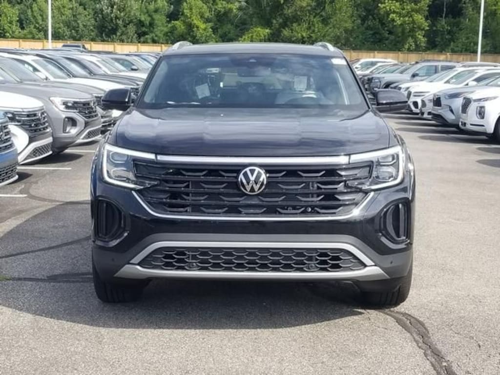 New 2026 Volkswagen Atlas Cross Sport SE w/Technology SUV