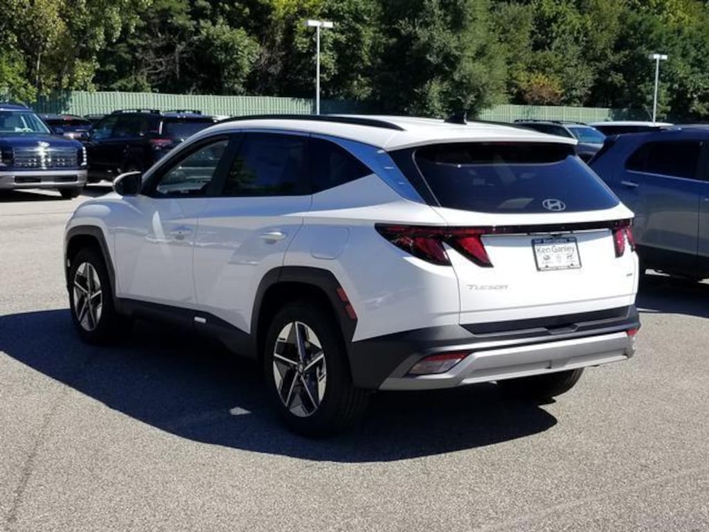 New 2026 Hyundai Tucson SEL AWD SUV