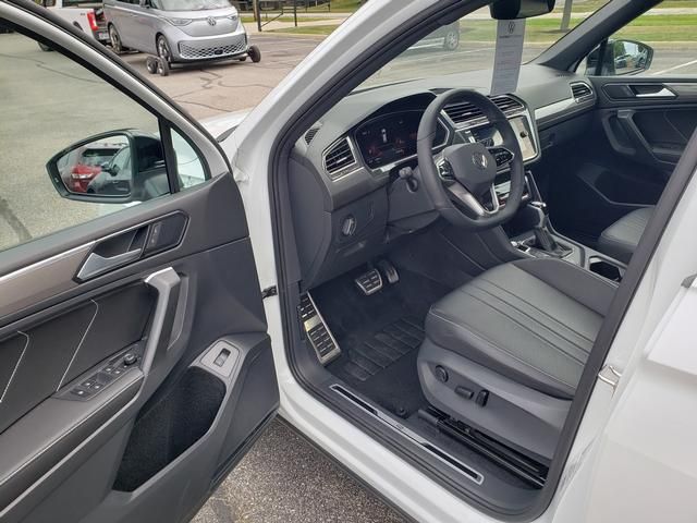 2024 Volkswagen Tiguan SE R-LINE BLACK - Photo 8