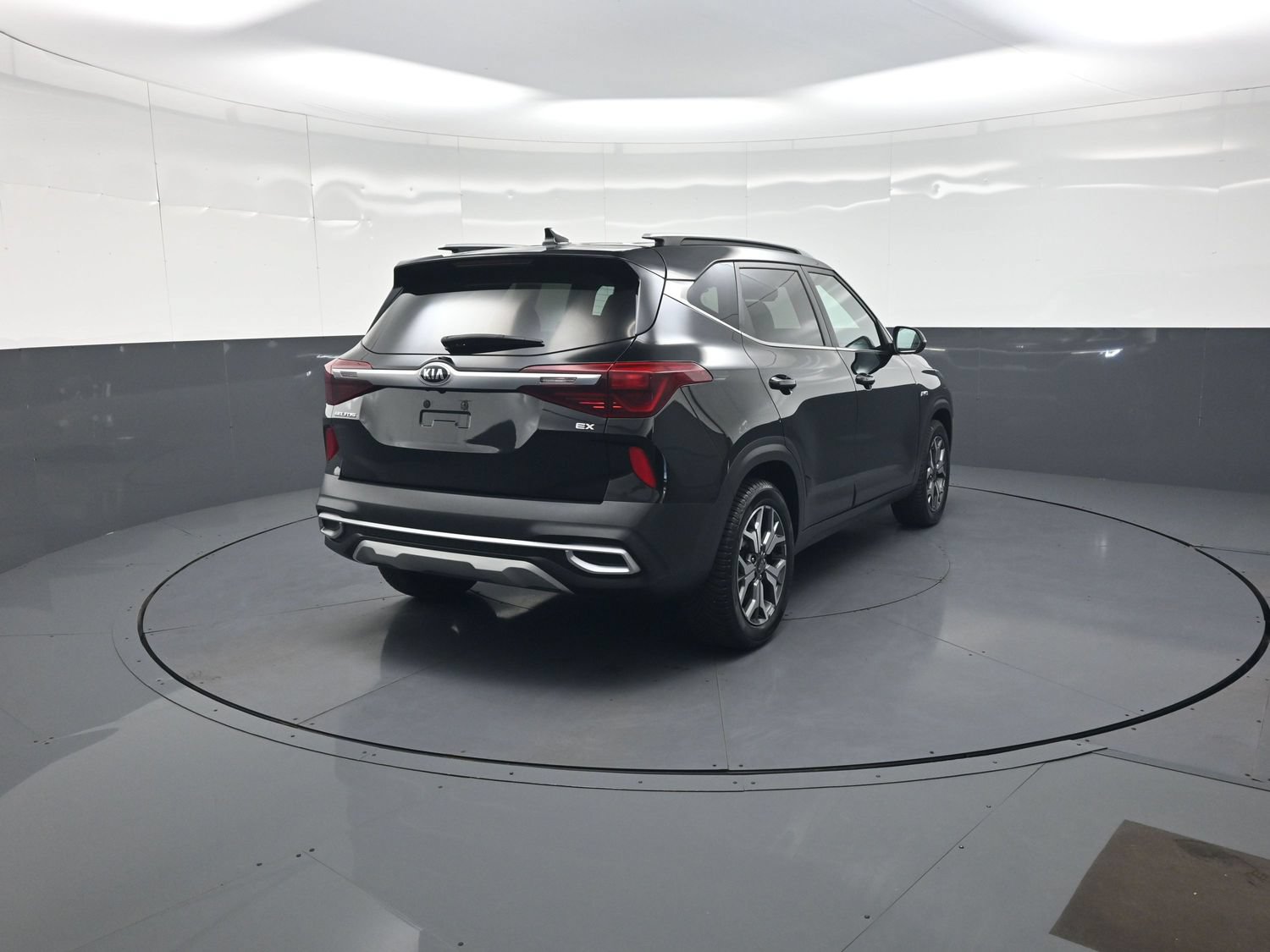Used 2021 Kia Seltos EX SUV
