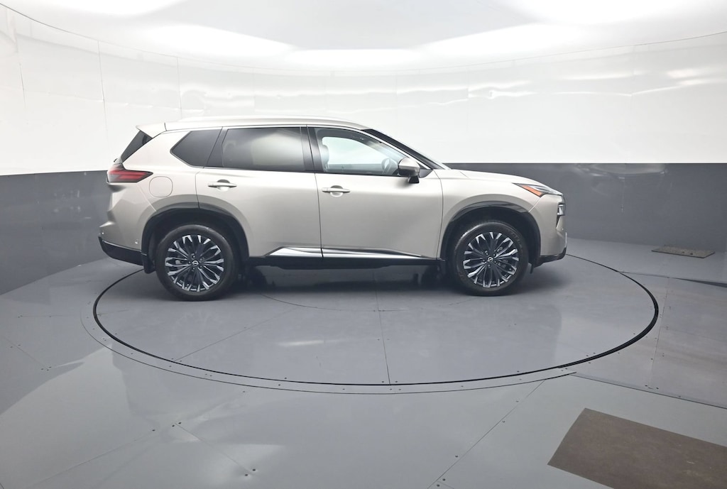 Used 2024 Nissan Rogue Platinum SUV