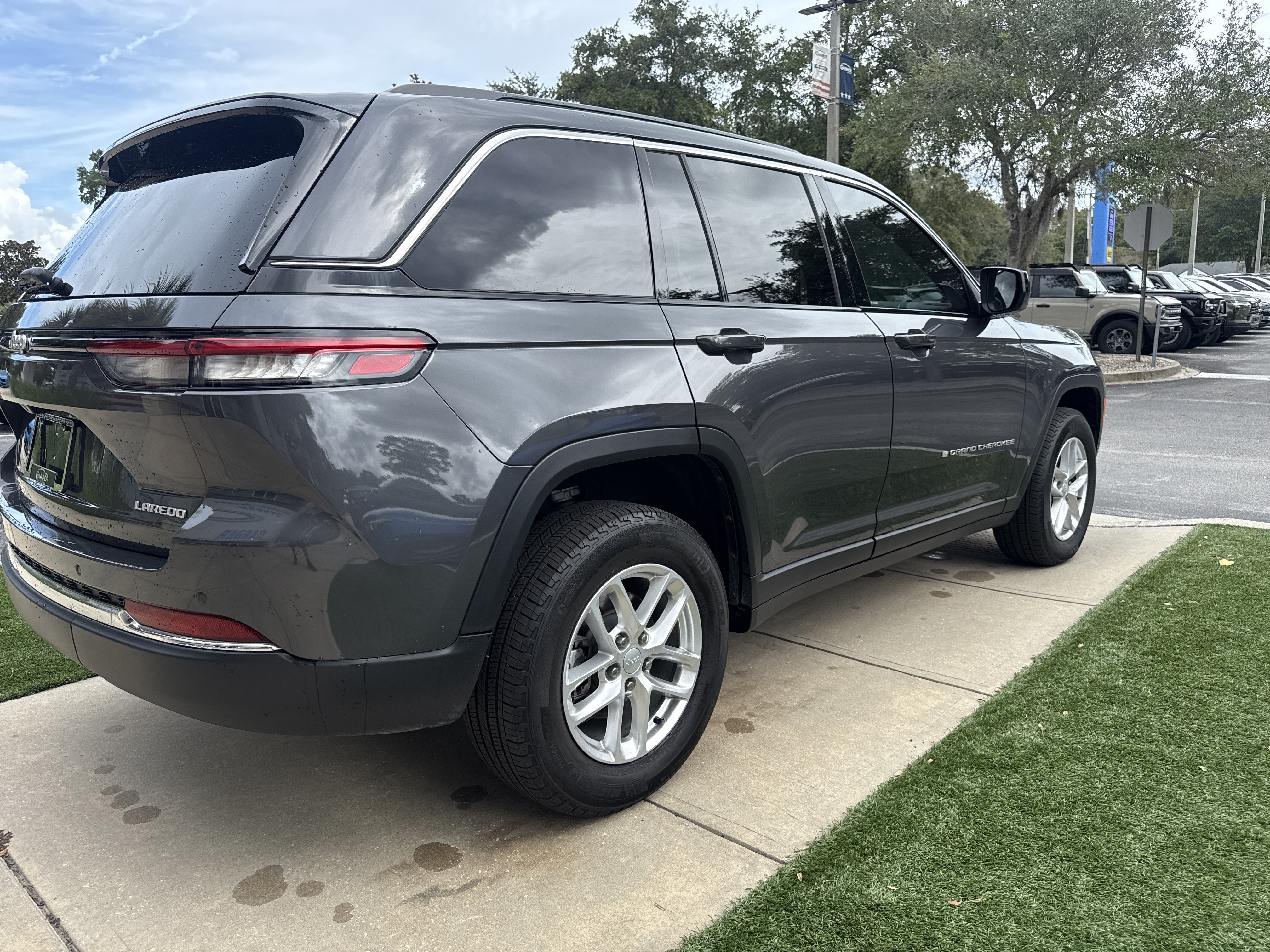 Used 2025 Jeep Grand Cherokee Laredo X 4x2 SUV