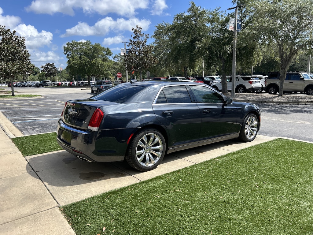 Used 2019 Chrysler 300 Touring L