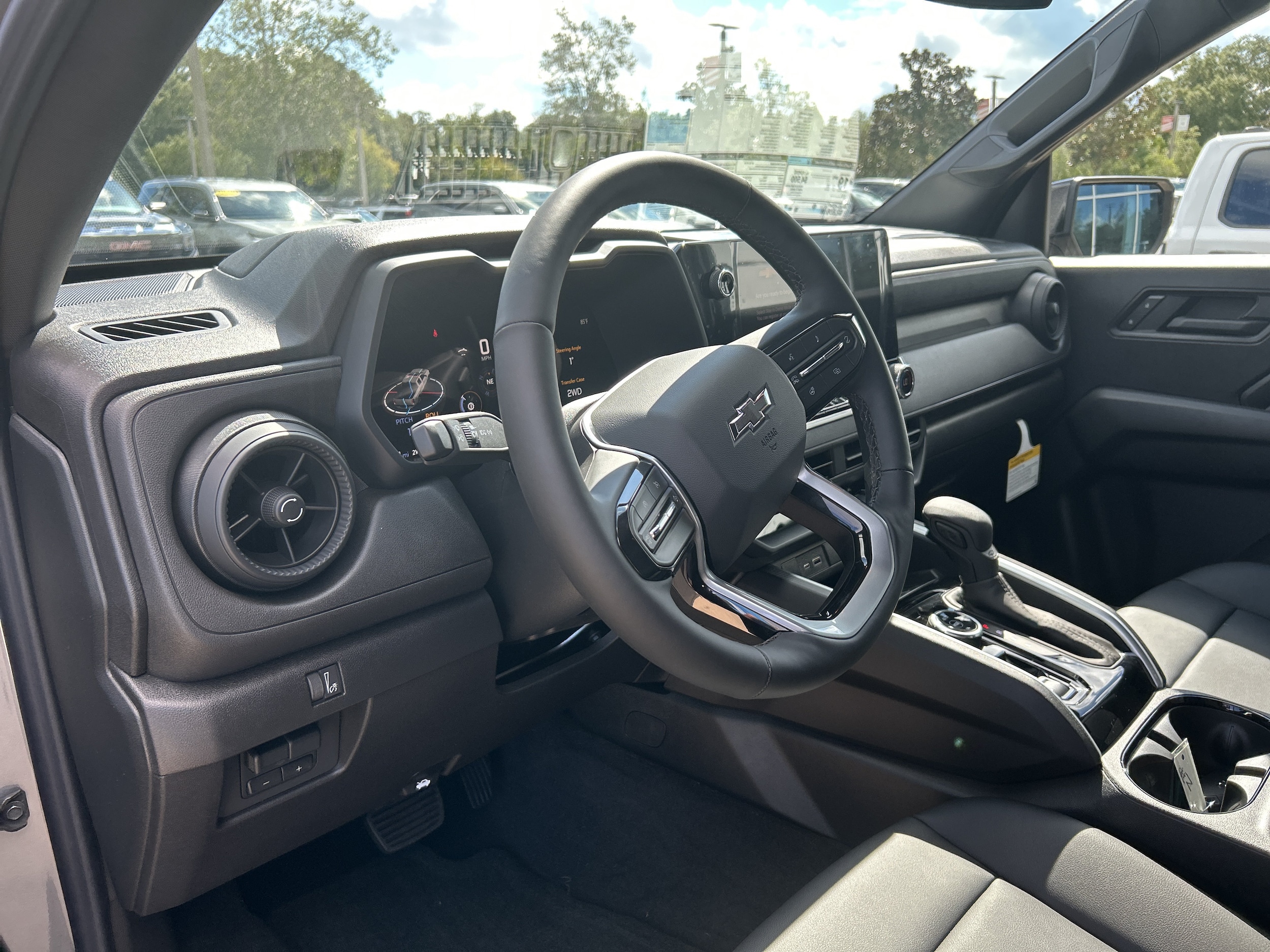 2026 Chevrolet Colorado Trail Boss - Photo 14