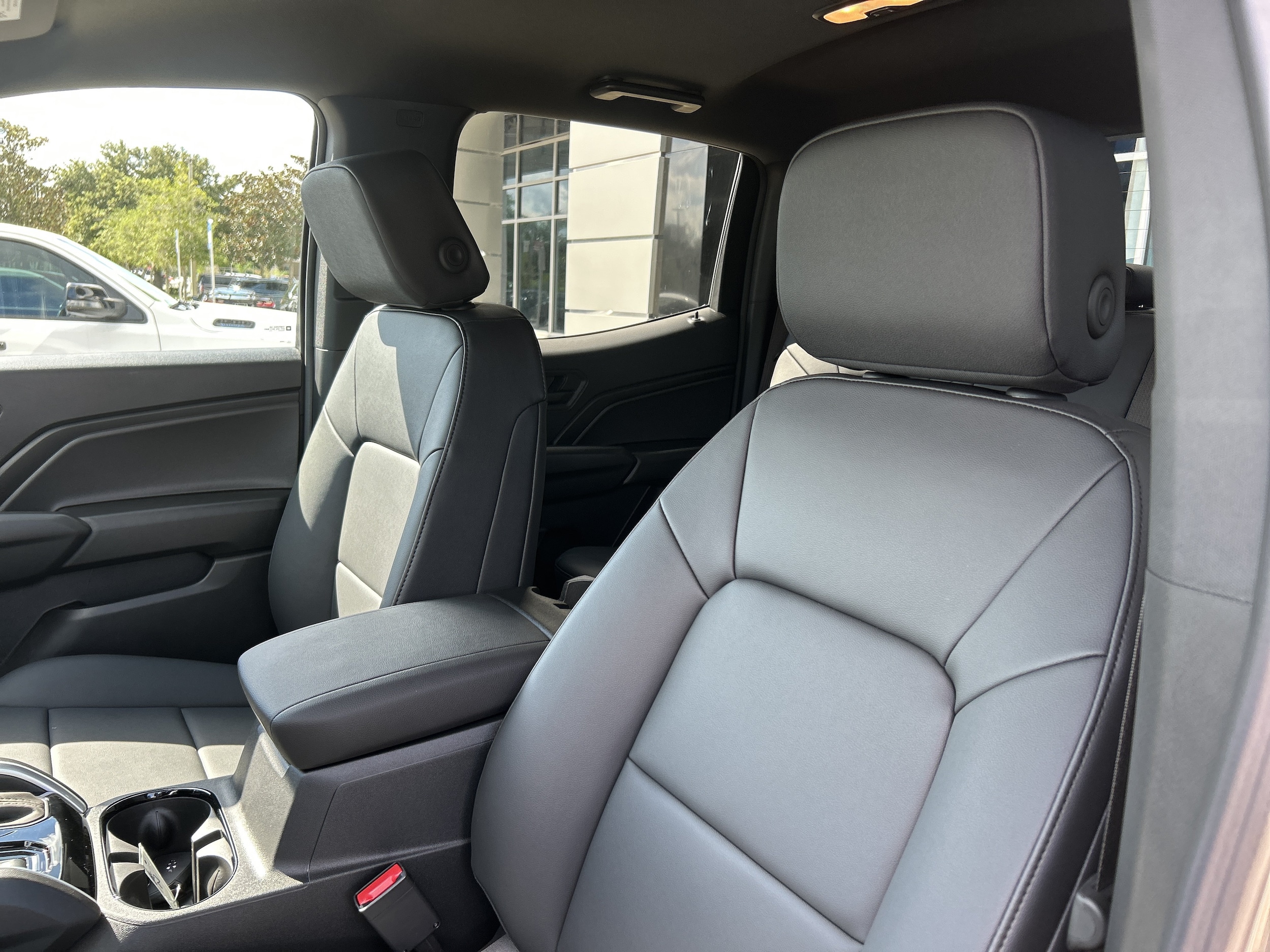 2026 Chevrolet Colorado Trail Boss - Photo 13