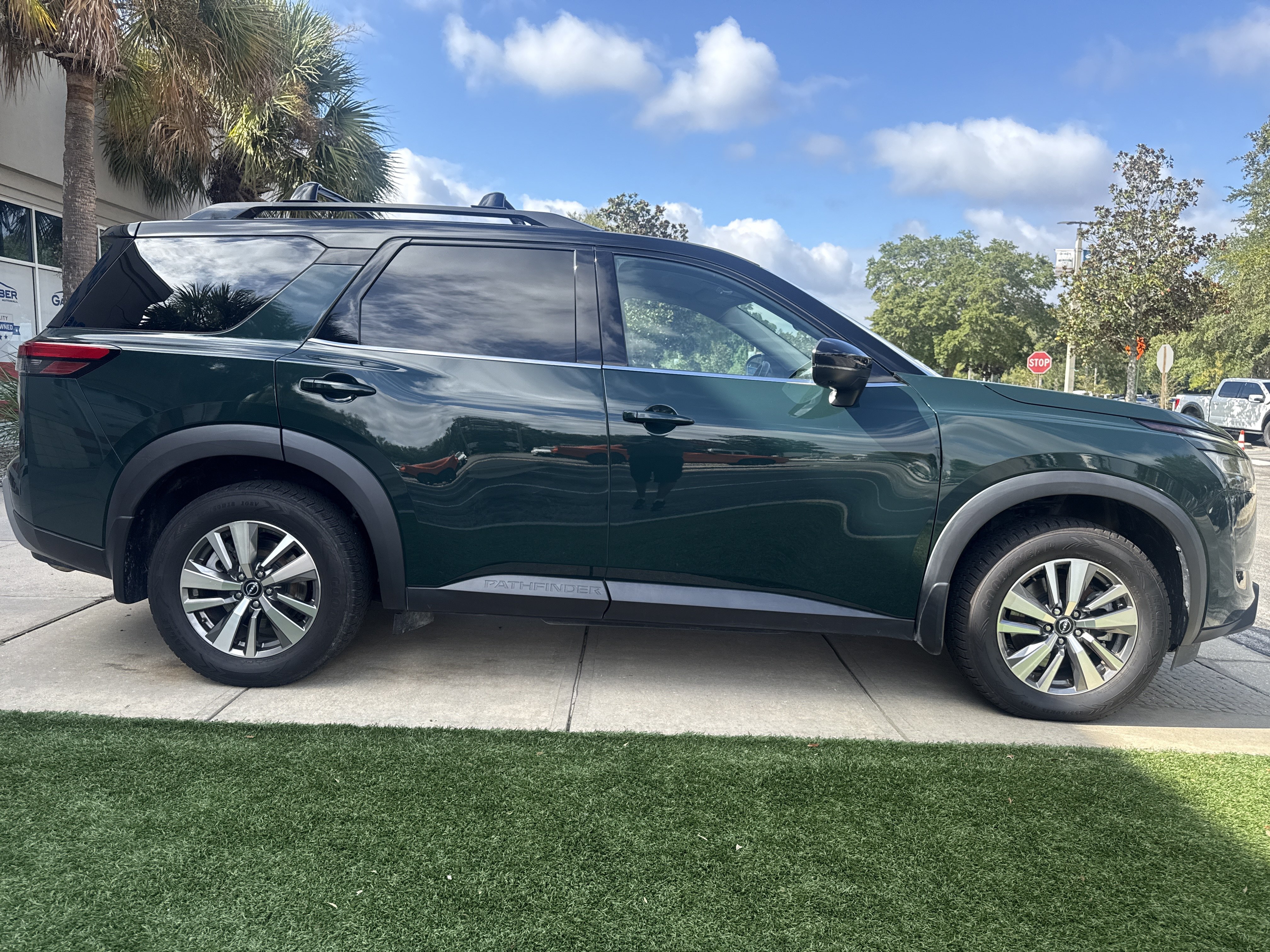 Used 2022 Nissan Pathfinder SL 2WD SUV