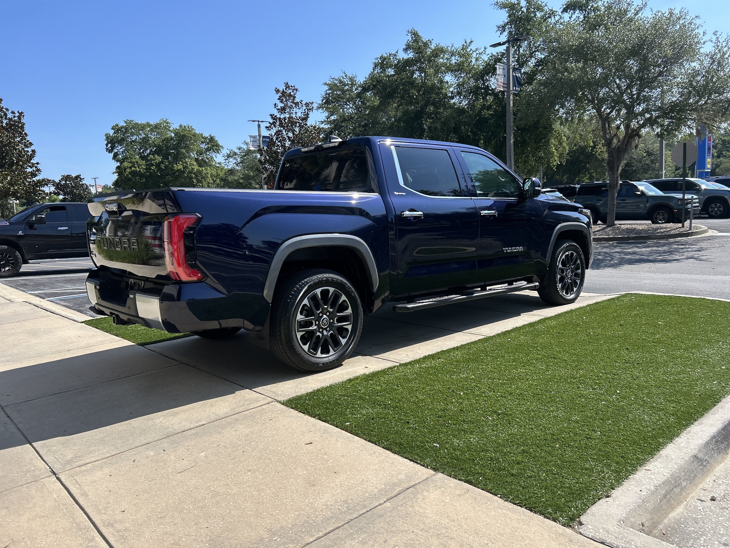 2024 Toyota Tundra Limited - Photo 6
