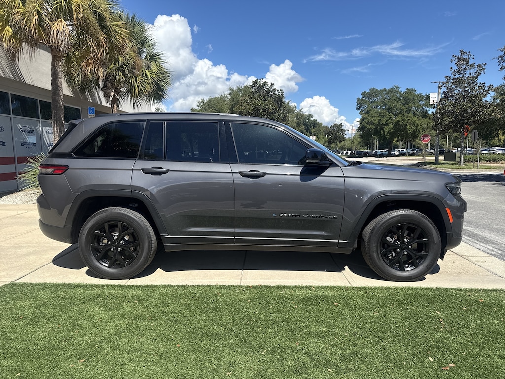 Certified 2025 Jeep Grand Cherokee Altitude SUV
