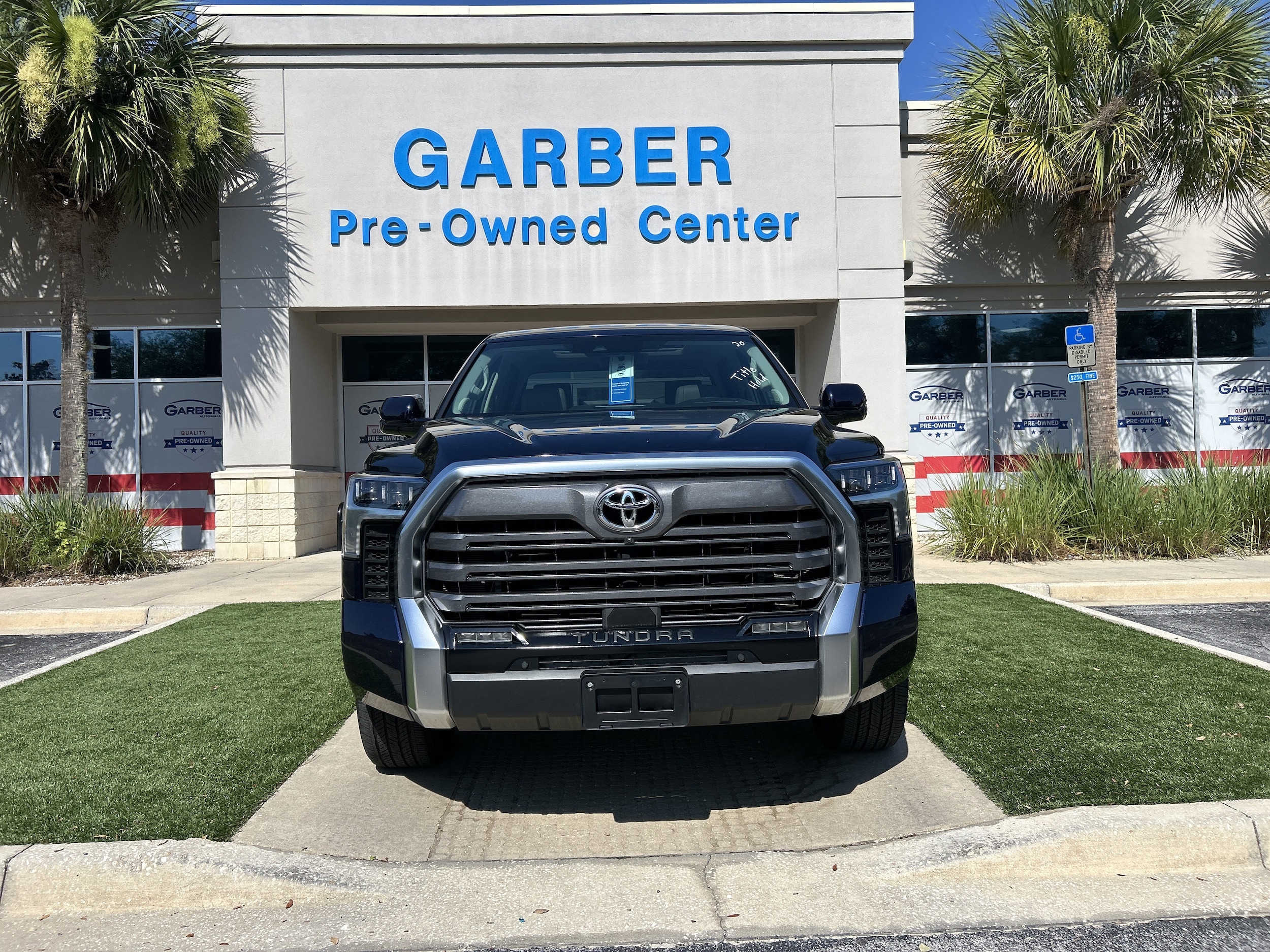 2024 Toyota Tundra Limited - Photo 15