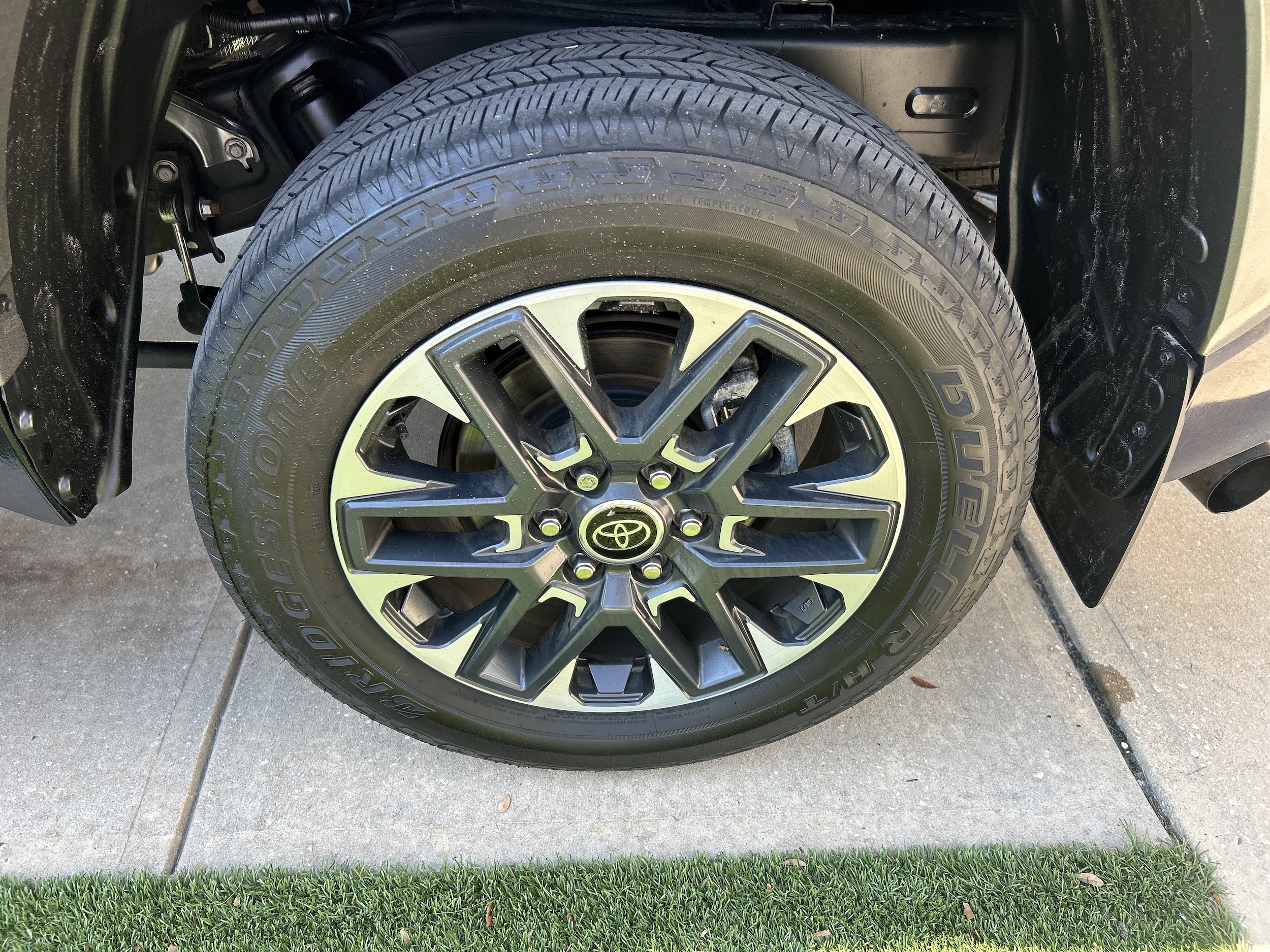 2024 Toyota Tundra Limited - Photo 17