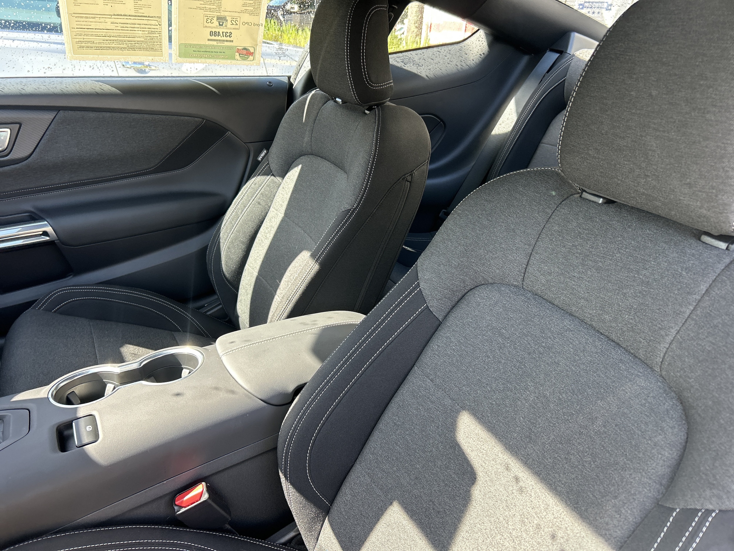 2026 Ford Mustang EcoBoost - Photo 18