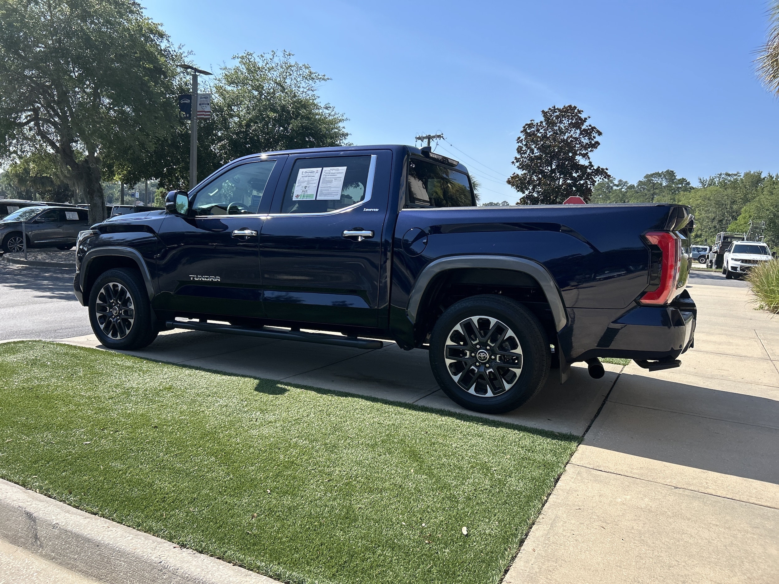 2024 Toyota Tundra Limited - Photo 10