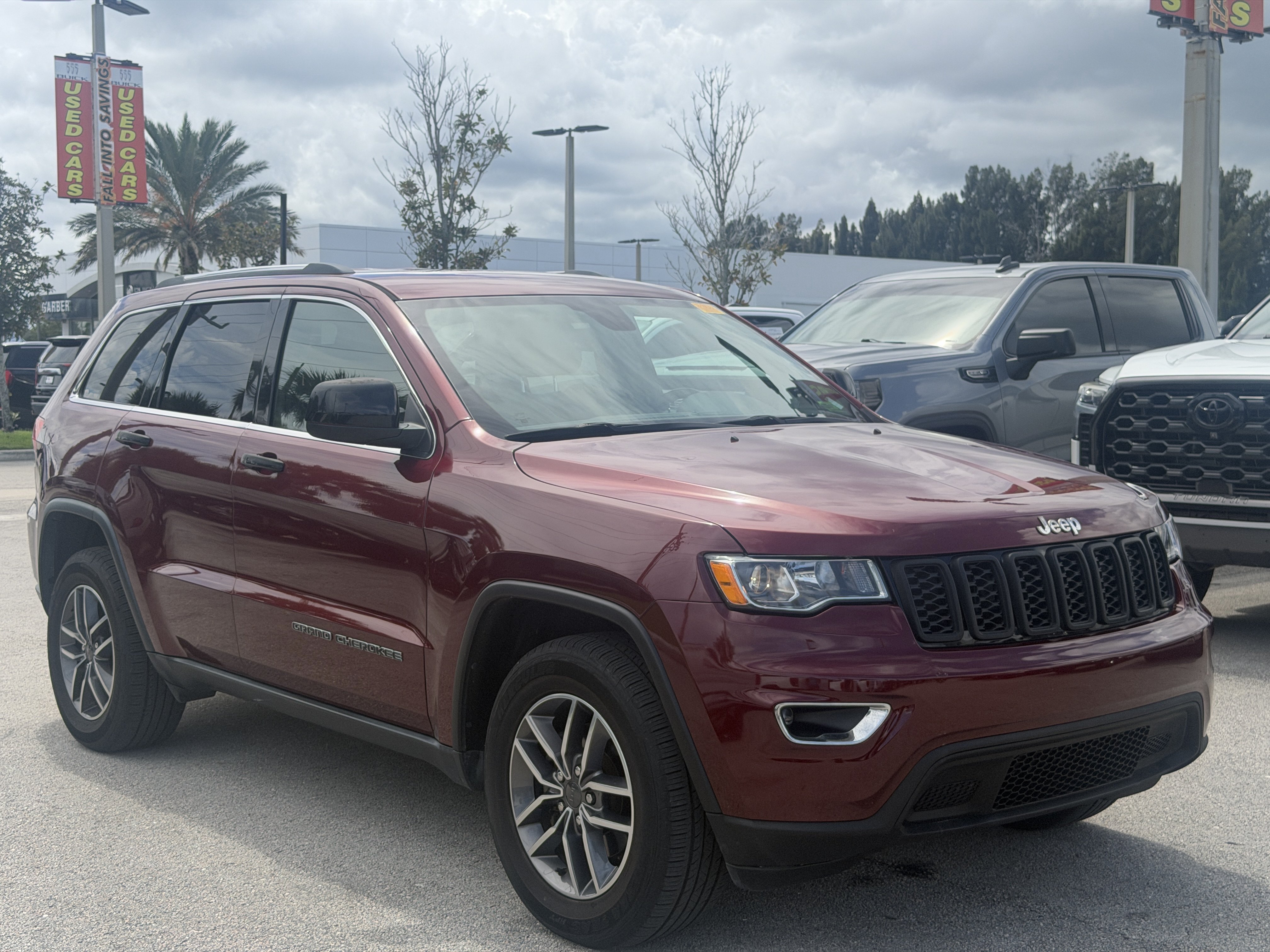 Used 2019 Jeep Grand Cherokee Laredo E 4x4 SUV