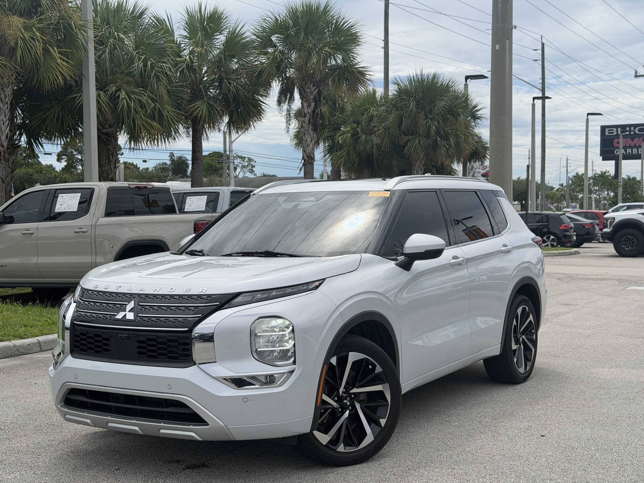 2023 Mitsubishi Outlander