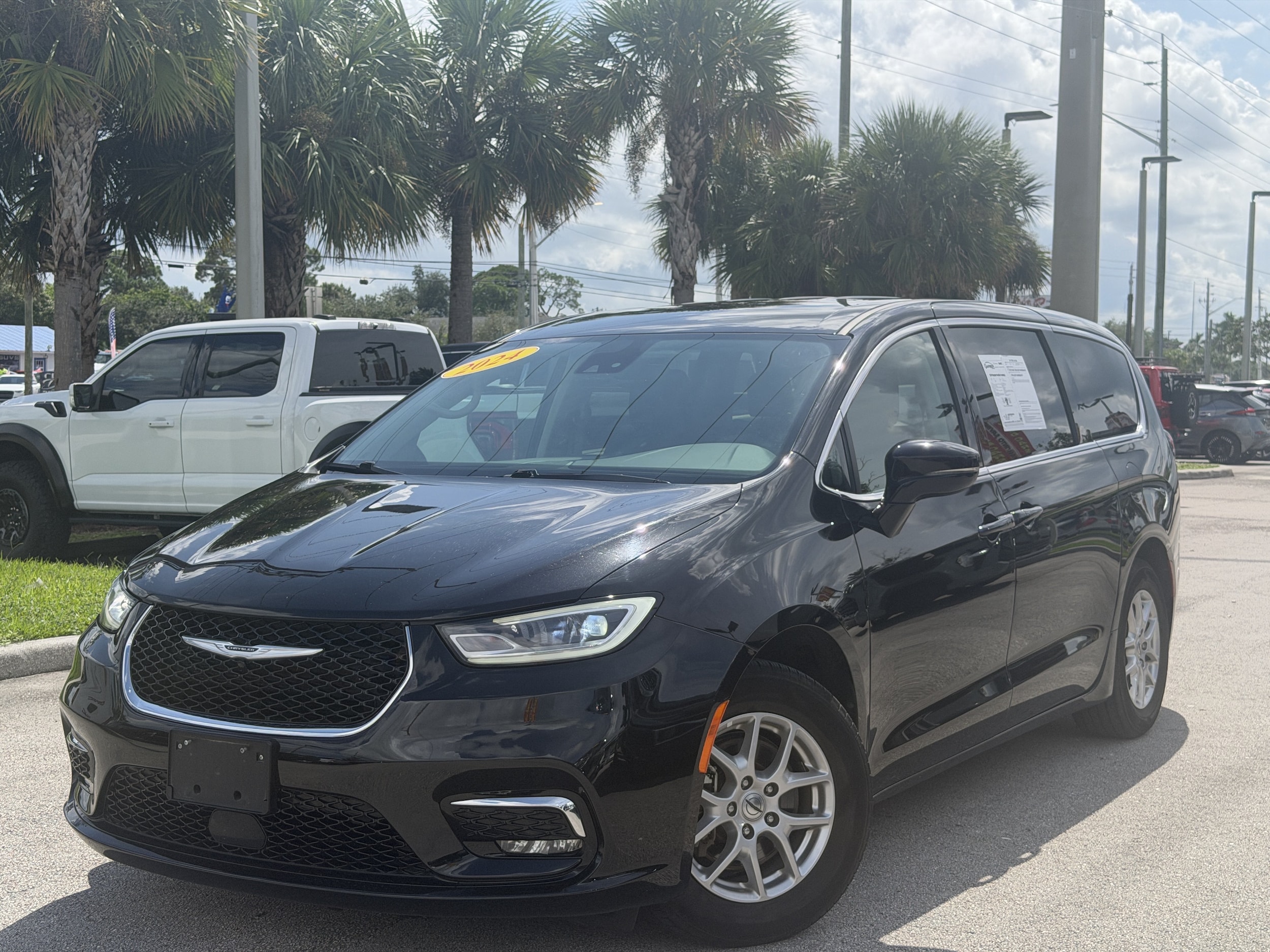 2024 Chrysler Pacifica Touring L