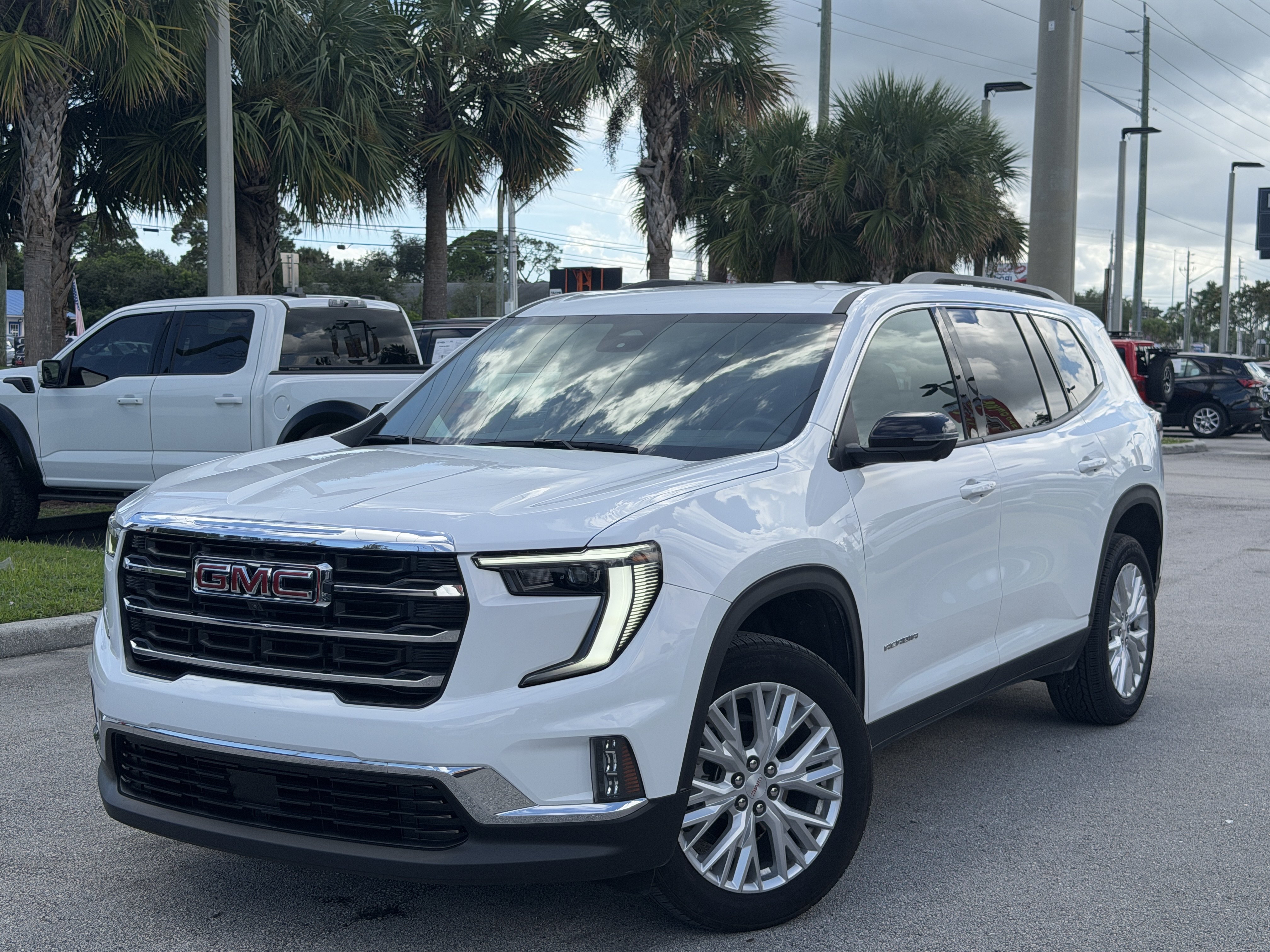 Used 2026 GMC Acadia Elevation SUV