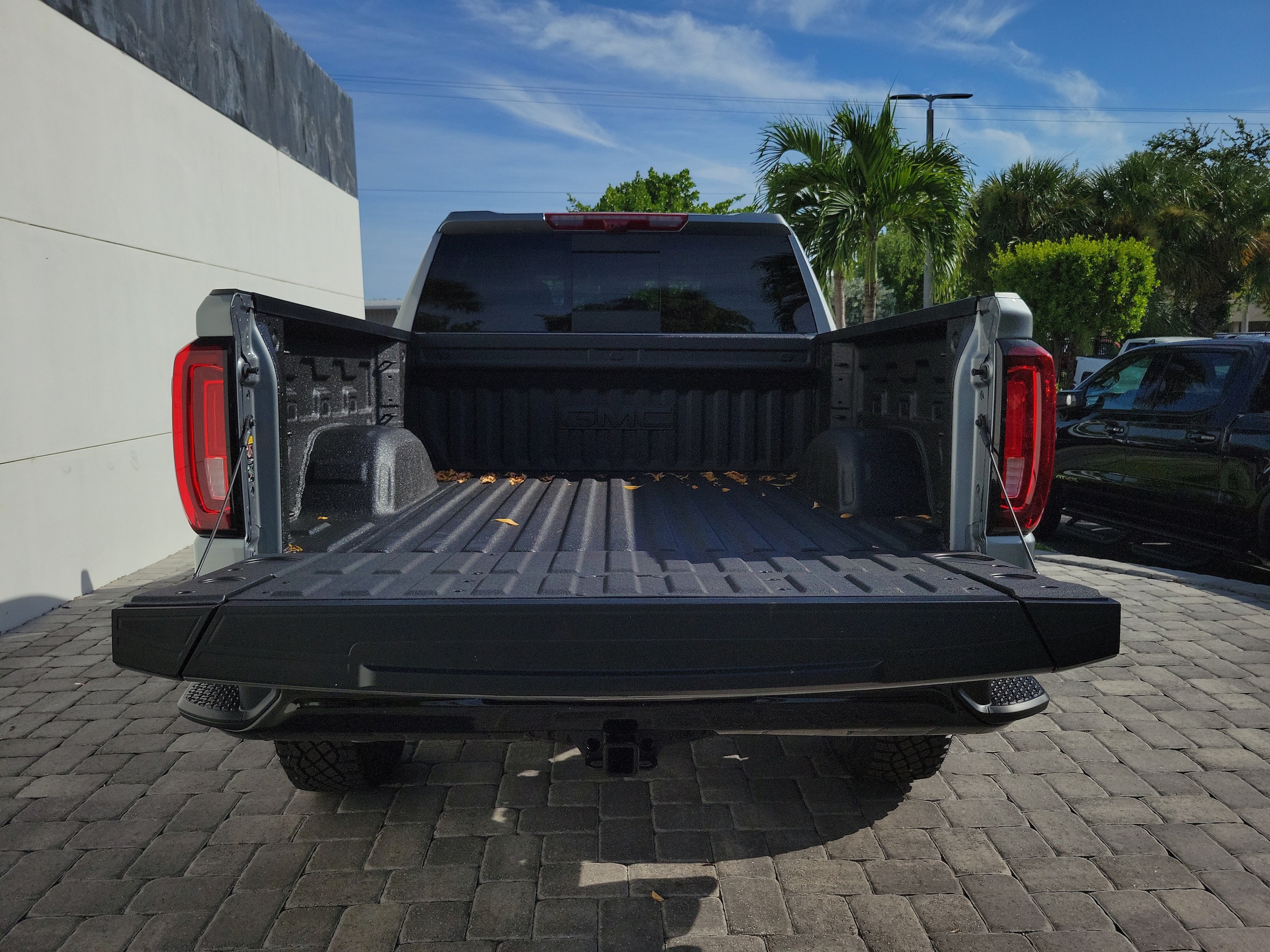 2026 GMC Sierra 1500 AT4X - Photo 10
