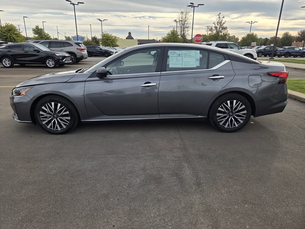 Used 2025 Nissan Altima SV Sedan