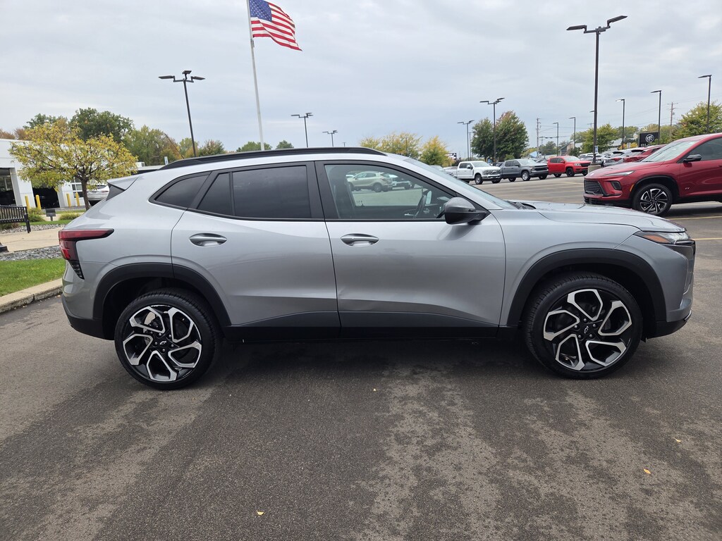 Used 2024 Chevrolet Trax 2RS SUV