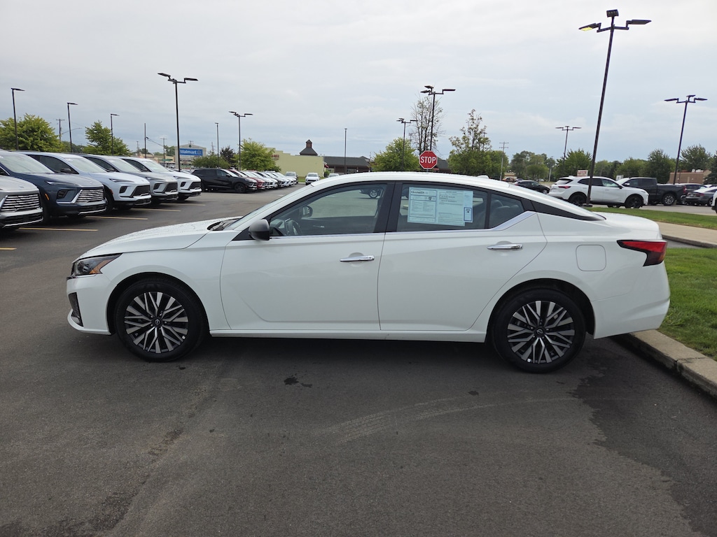 Used 2025 Nissan Altima SV Sedan