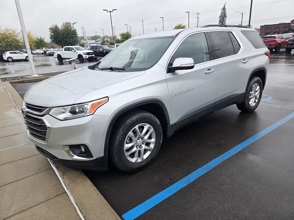 Used 2021 Chevrolet Traverse LT Cloth SUV